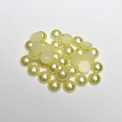 Picture of 203030-047 - Pearly Flat Beads - Light Yellow 12mm