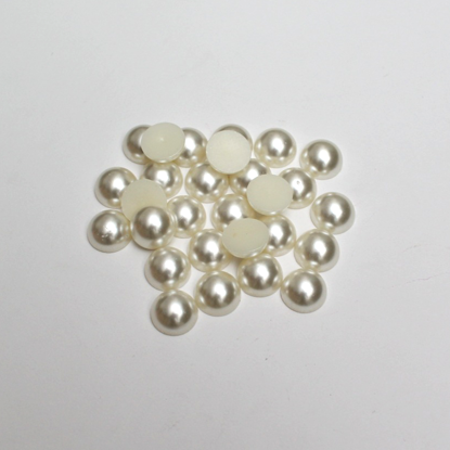 Picture of 202028 - Pearly Flat Beads - Ivory 9mm