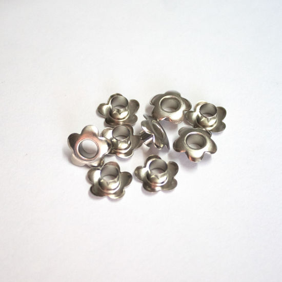 Picture of Flower Eyelets - 6mm 20pcs