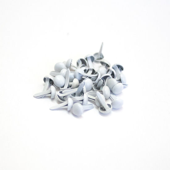 Picture of 4mm White - Plain Brads