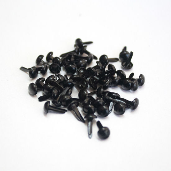 Picture of 4mm Black - Plain Brads