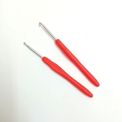 Picture of Aluminum soft touch crochet needle - 3.5mm