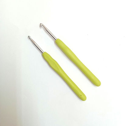 Picture of Aluminum soft touch crochet needle - 4.5mm